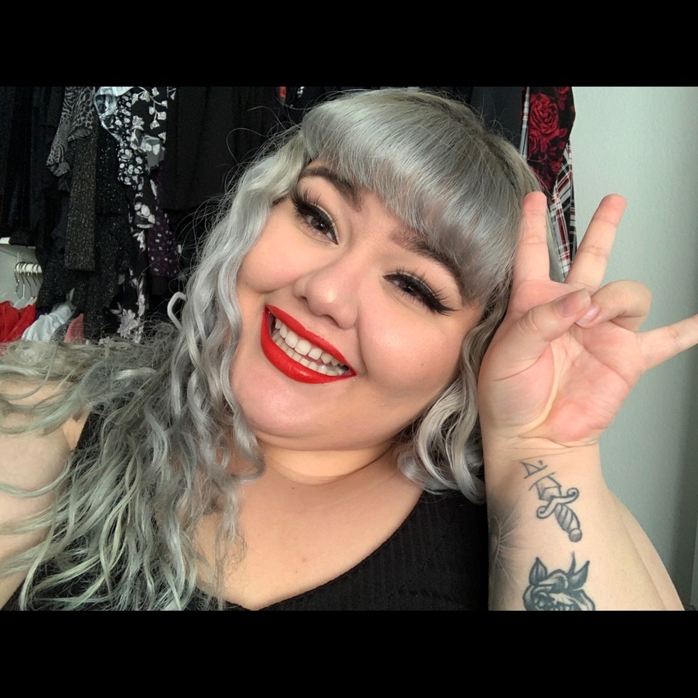 Meet your Posher, Emily